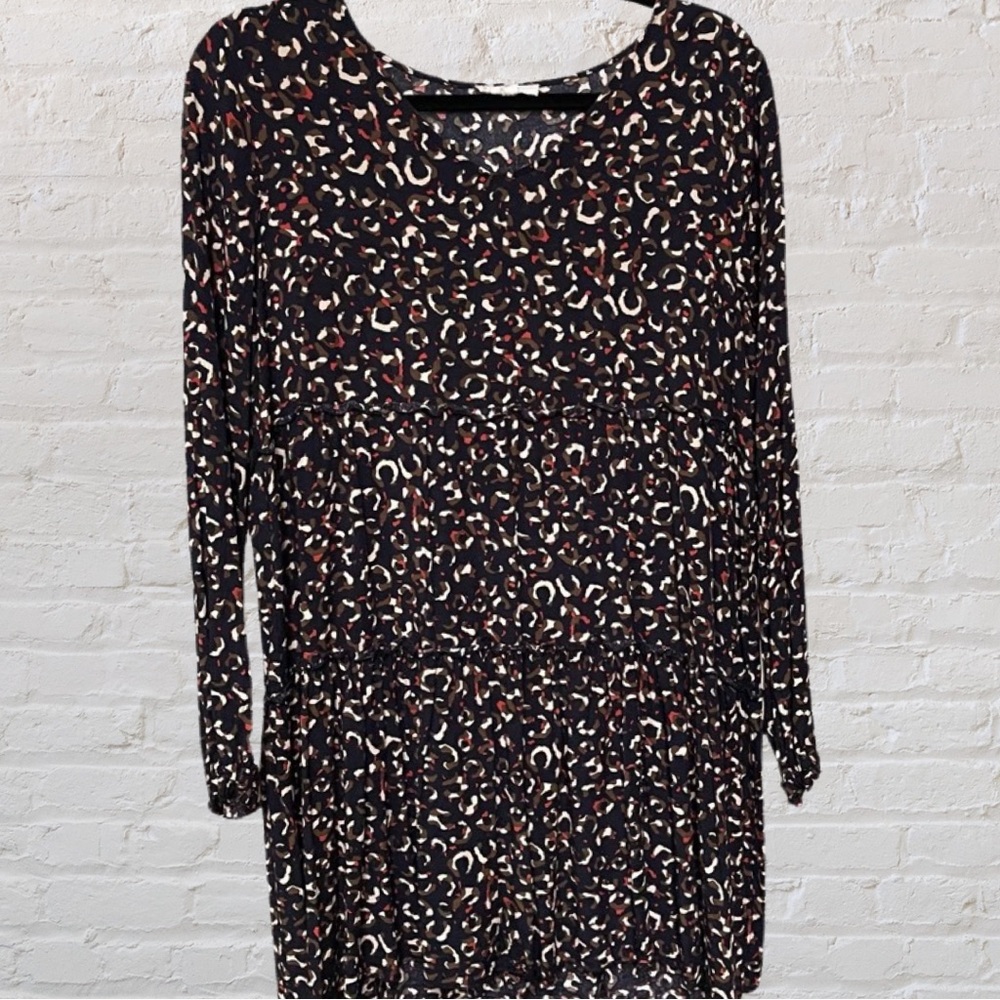EASEL DRESS  SIZE M